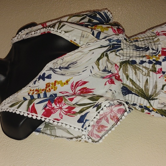 Paris Pink White Floral Romper - Picture 3 of 7